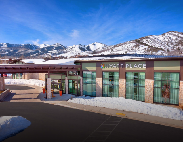 Front entrance to the Hyatt Place Park City where you can stay for free with the anniversary night that comes with the World of Hyatt Credit Card