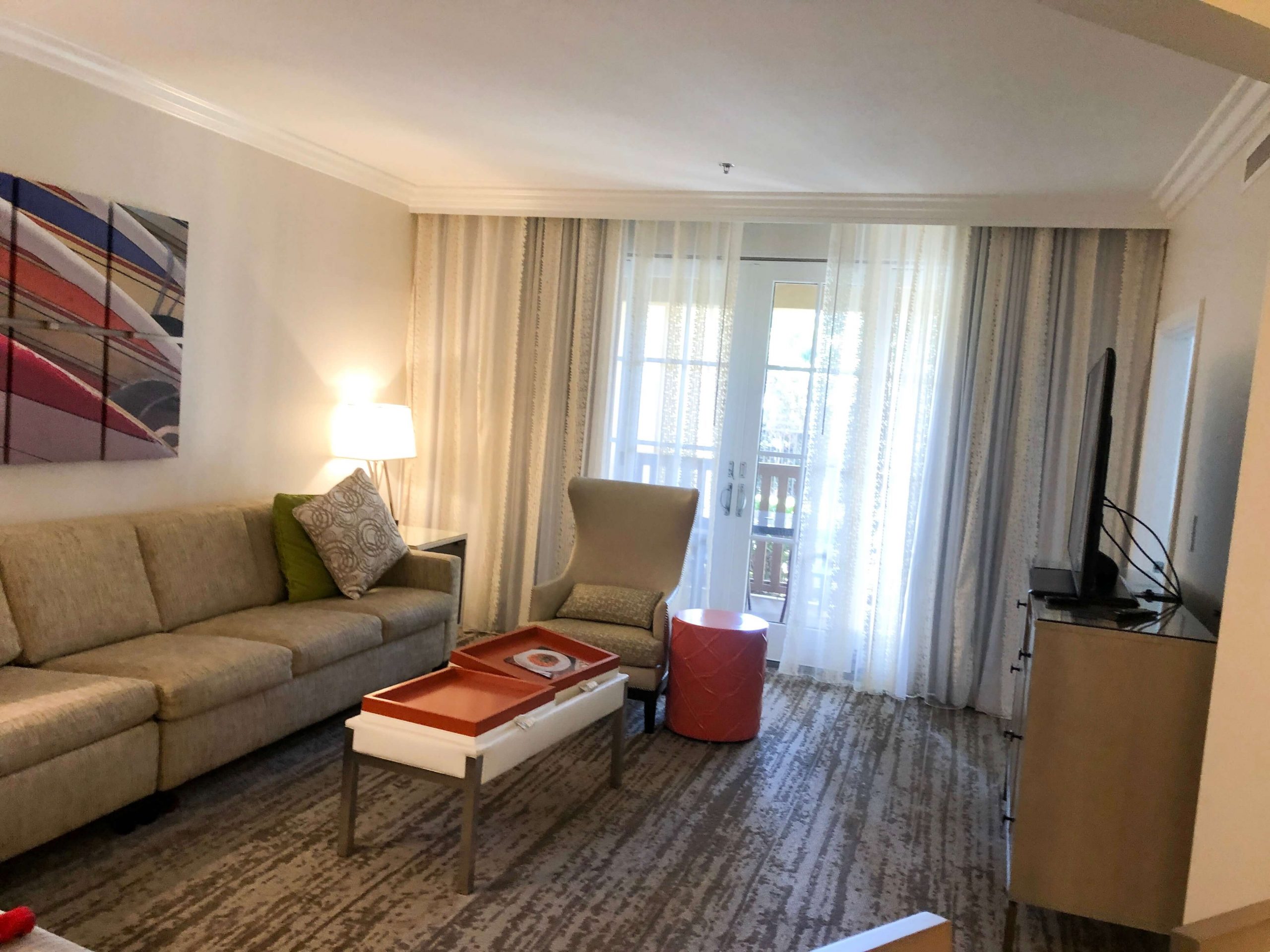 living room of Marriott in Newport