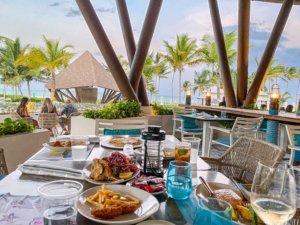 Navigator Grill beachside restaurant