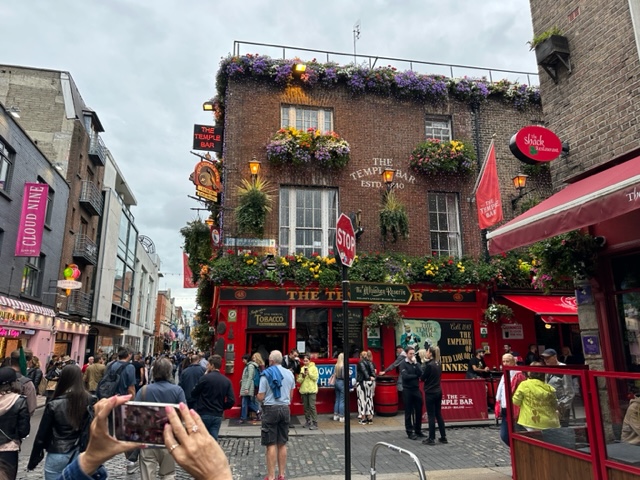 Bar with flowers on the outside