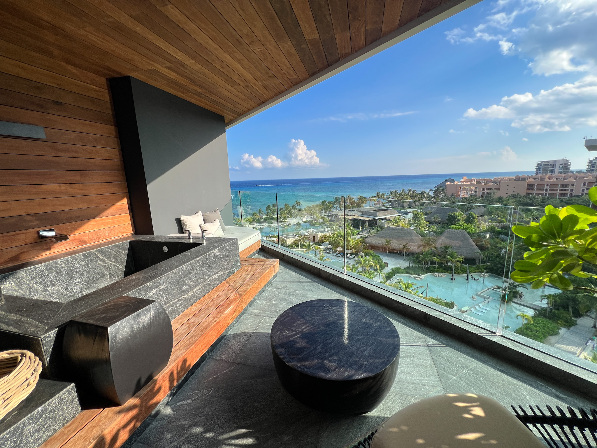 Balcony Impressions Moxché