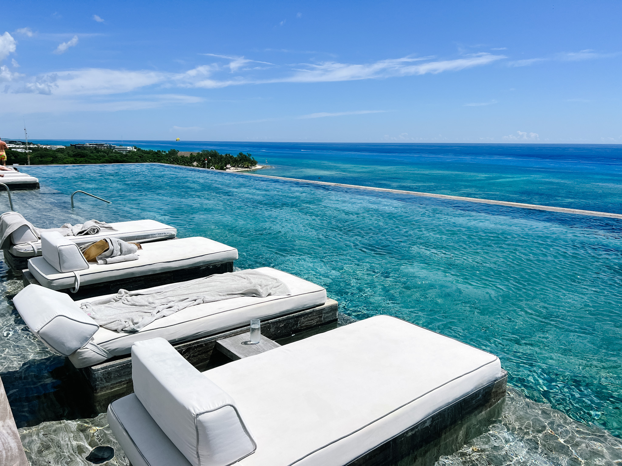 impressions moxche rooftop pool