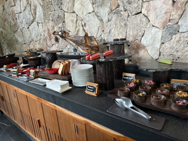 Impression Moxché by Secrets snack counter