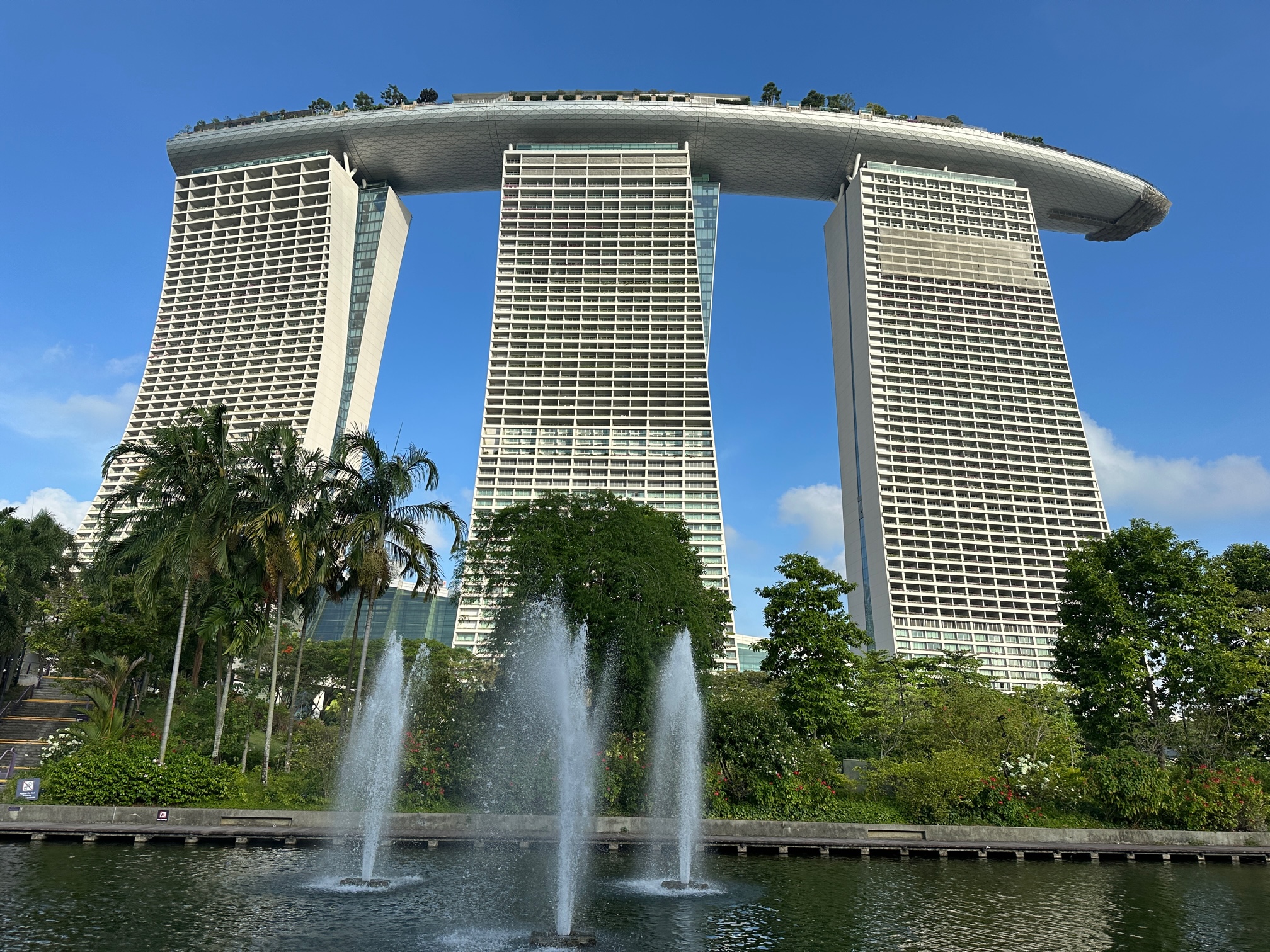 Hotel with three towers