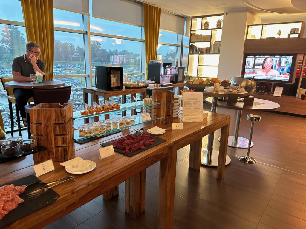Hotel Lounge
