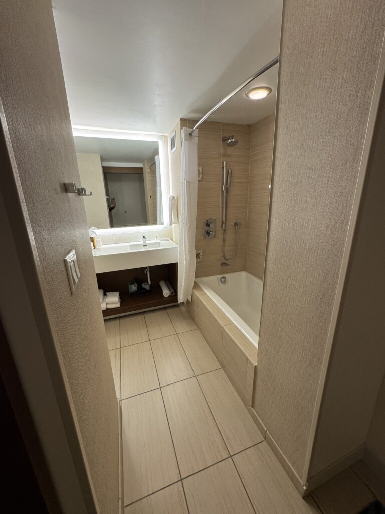 HR Grand Cypress bathroom